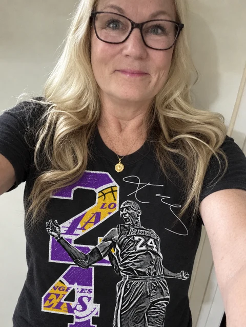 Real customer wearing the KOBE BRYANT tee