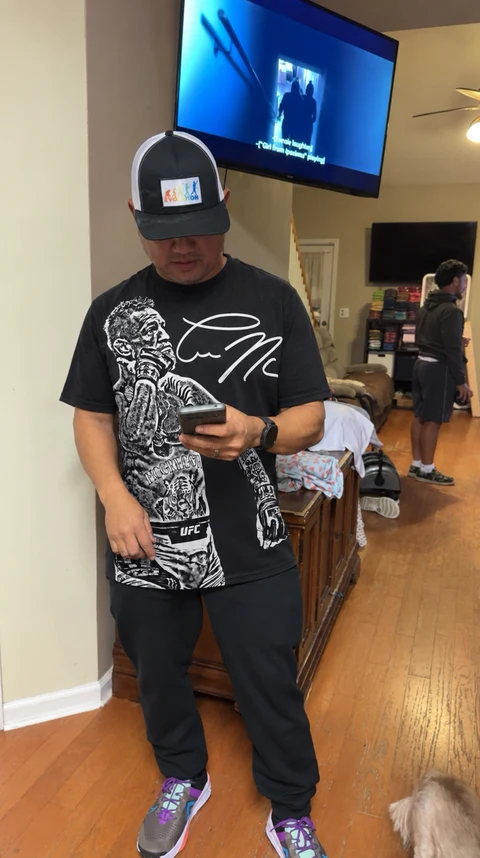 Real customer wearing the CONOR MCGREGOR IV tee